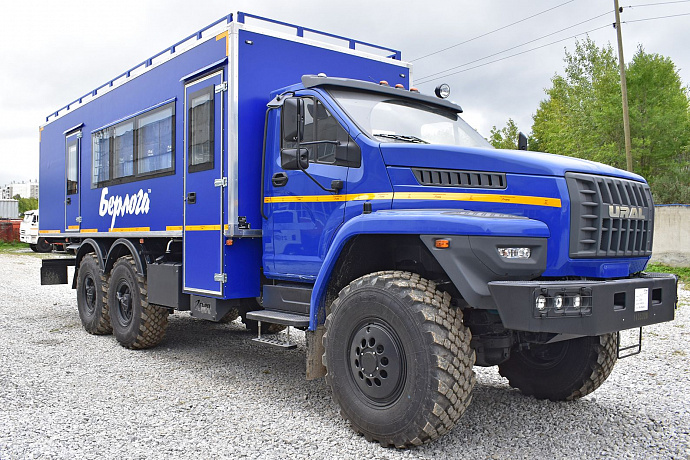 На шасси «Урал NEXT» создан комфортабельный фургон «Берлога»